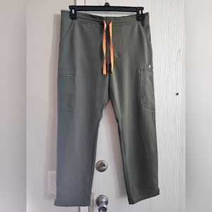 Figs Medium Petite Yola in Moss